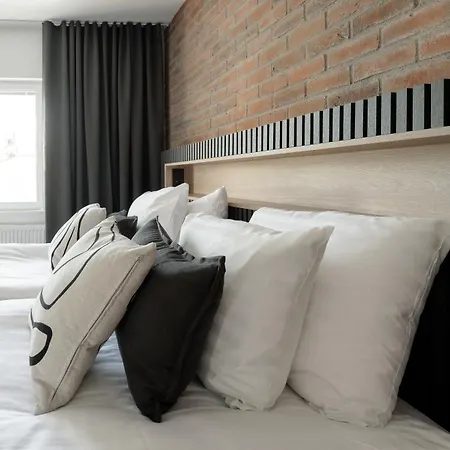 Frans & Frans - And By Uhanda 호텔