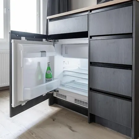 Frans & Frans - And By Uhanda 3*