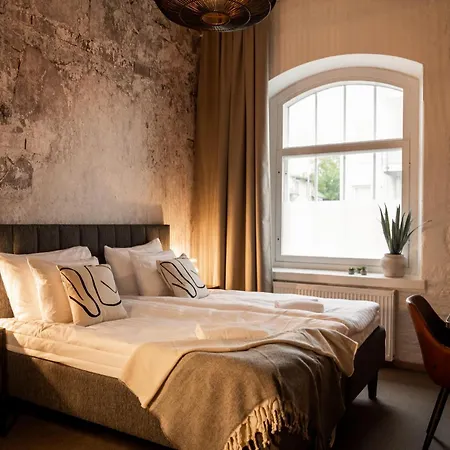 Frans & Frans - And By Uhanda 3* Rauma