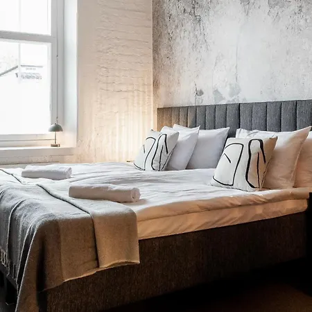 Frans & Frans - And By Uhanda 호텔