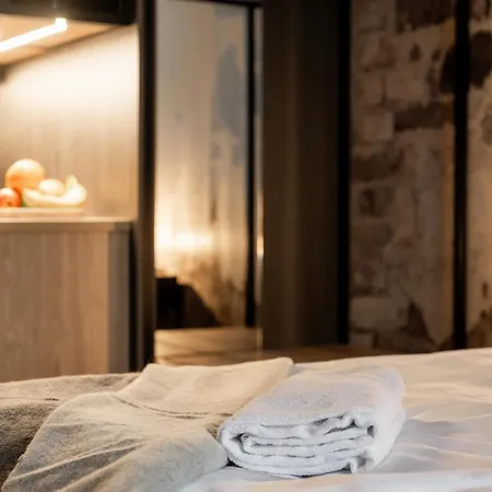 호텔 Frans & Frans - And By Uhanda 라우마