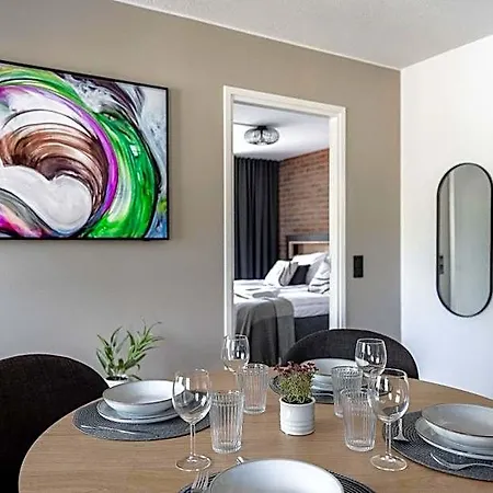 Frans & Frans - And By Uhanda Hotel 3*